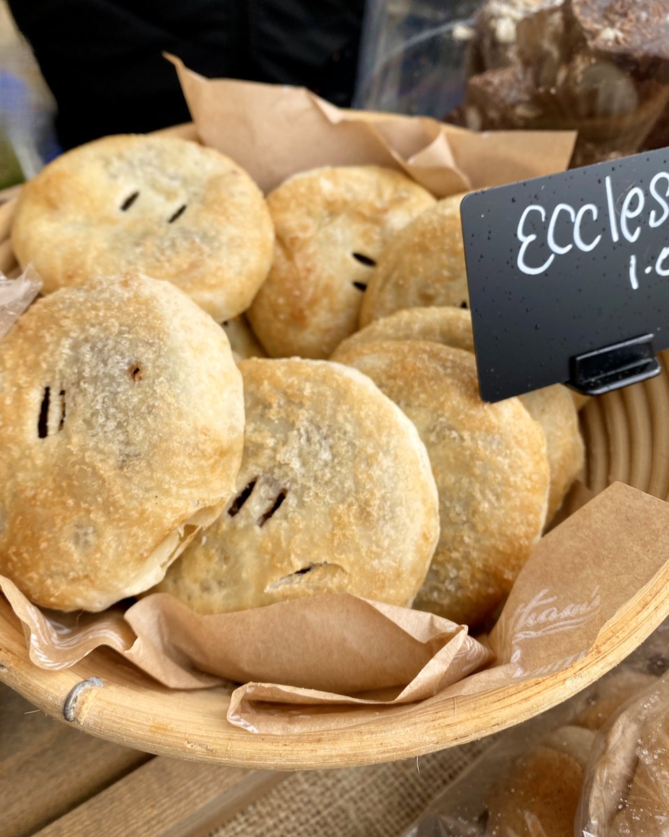 BothamsofWhitby's tweet photo. Come & see us at the Made in Whitby Festival today (Saturday 4 April) ~ We have plenty of bakes, cakes and pastries for you! A wondeful festival celebrating Whitby's wonderufl makers
πWhitby Abbey
π°οΈ11-4pm
#MadeinWhitby #Celebrate #WhitbysMakers #Whitby #Easter https://t.co/PHUdad3Qf5