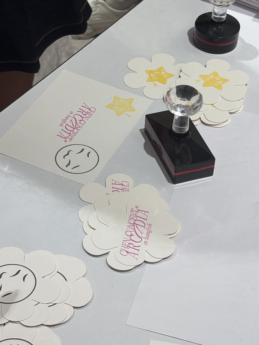 𝐂𝐡𝐞𝐧𝐄𝐗𝐎𝐓𝐡𝐚𝐢𝐥𝐚𝐧𝐝⚡️ tweet media