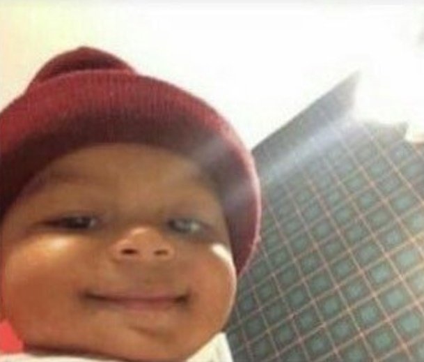 Pricci0's tweet photo. Me on facetime ignoring everything the person is saying and looking at myself https://t.co/EaaHvAglDr