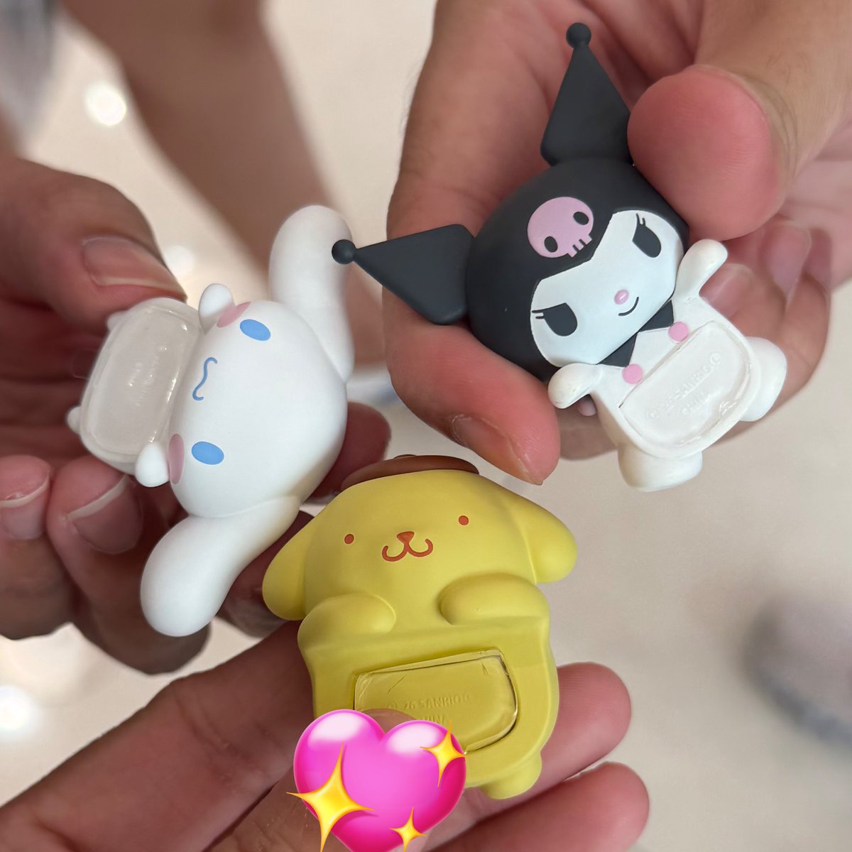 beasangelthings's tweet photo. wtt lft

sanrio hipper hello kitty and friends

have: cinnamoroll 
want: my melody 

— on hand and ready to ship 
— unused adhesive
— with box and foil https://t.co/ZPsm9tsznd