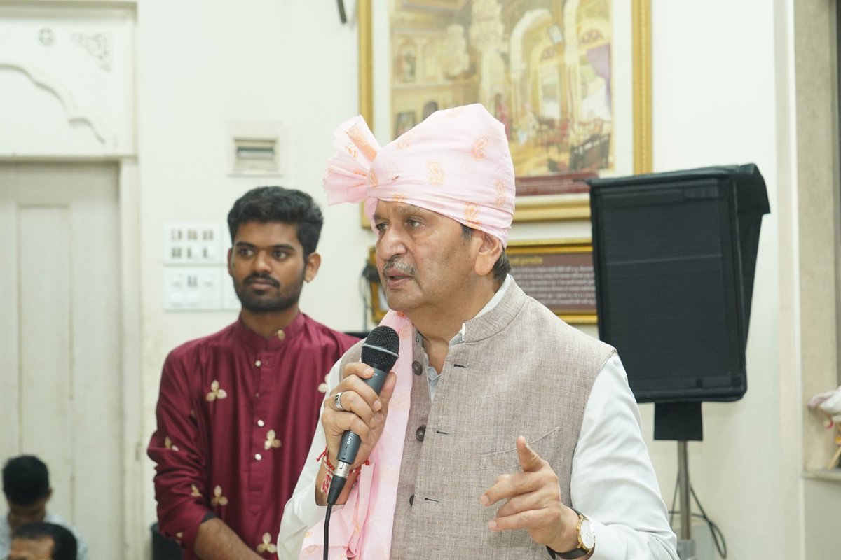 MPLodha's tweet photo. Attended the inauguration of Gaurav Gatha, the history book of the Jain Mandir, at Babu Amichand Derasar, Teen Batti, Walkeshwar, Mumbai.
This event beautifully celebrated our rich cultural heritage and the timeless contributions of the Jain community.
#Walkeshwar #GauravGatha #Inauguration #Mumbai