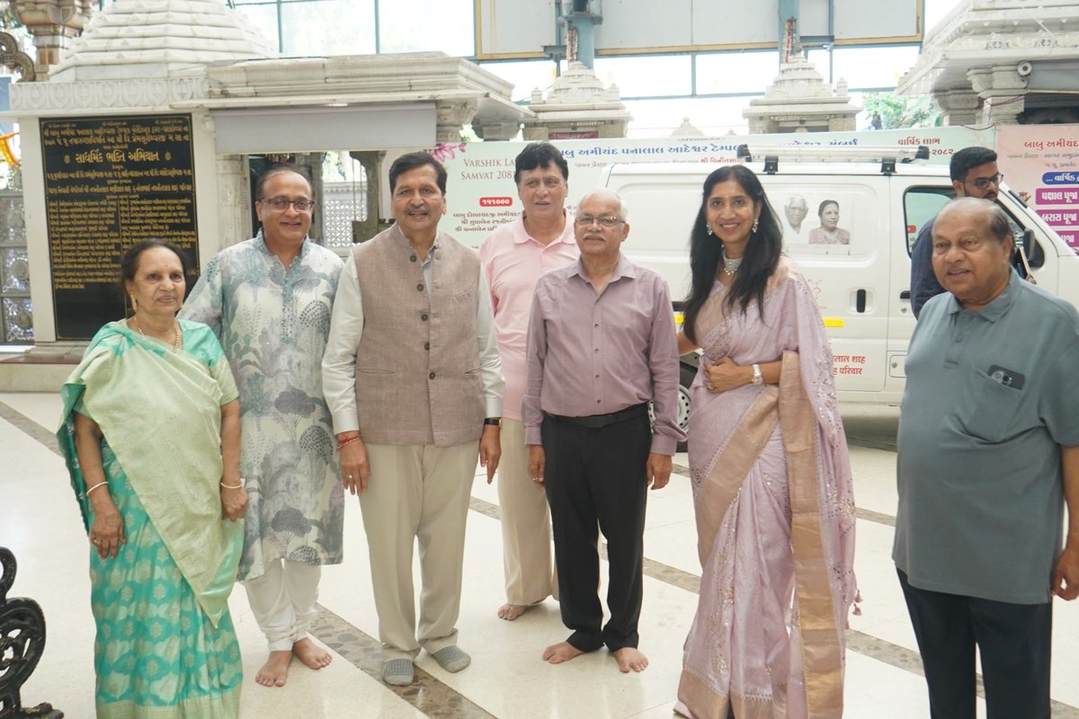 MPLodha's tweet photo. Attended the inauguration of Gaurav Gatha, the history book of the Jain Mandir, at Babu Amichand Derasar, Teen Batti, Walkeshwar, Mumbai.
This event beautifully celebrated our rich cultural heritage and the timeless contributions of the Jain community.
#Walkeshwar #GauravGatha #Inauguration #Mumbai
