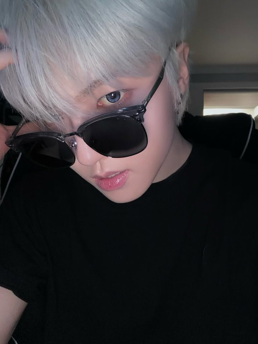 이게 정훈이 마지막 은발 사진인건가..