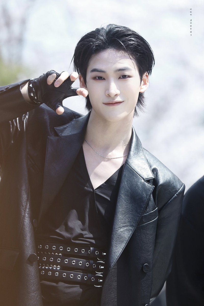 𝐘𝐎𝐔&𝐌𝐄 tweet media