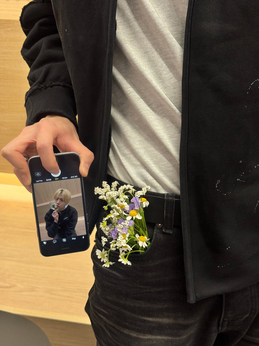 ໒꒱⋆꙳ tweet media