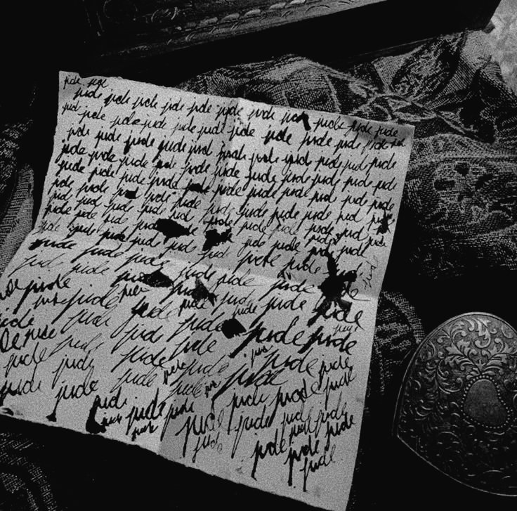 marianne 𖤓 tweet media