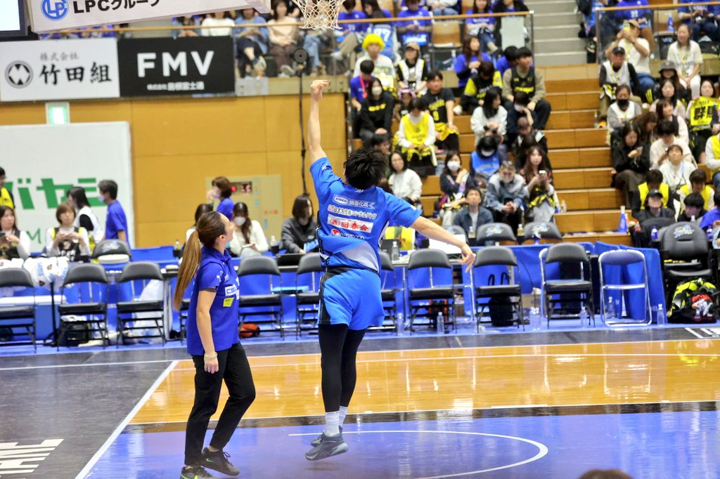 MSB_38_BSK's tweet photo. 2026.4.4 島根スサノオマジック🆚群馬クレインサンダーズ
後半ウォーミングアップ🏀島根スサノオマジック
#20 #上田隼輔 選手が一番乗り✨
#Bリーグ
#島根スサノオマジック
#風を起こそう
#TeamMakesMagic
🆚 #群馬クレインサンダーズ https://t.co/22quIco6gw