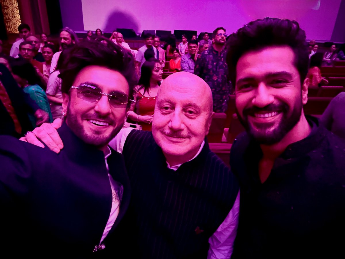 Anupam Kher tweet media