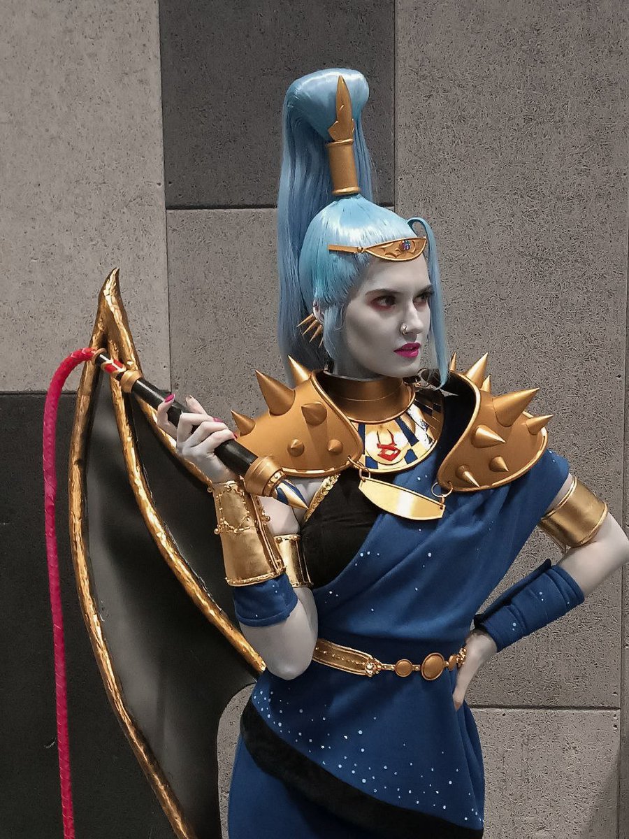 Та девочка с киберколенями tweet media