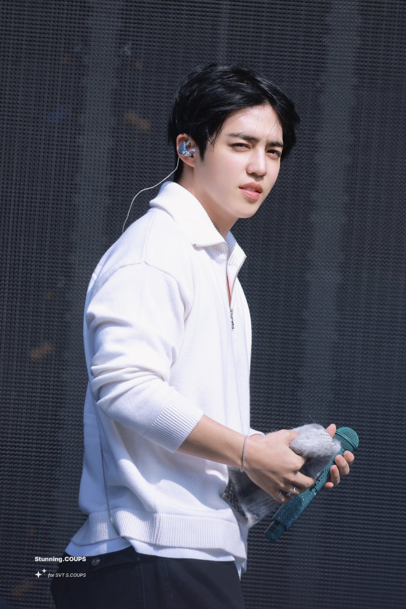 Stunning.COUPS tweet media