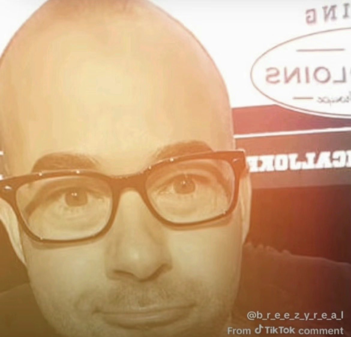 Sarah Divinci tweet media