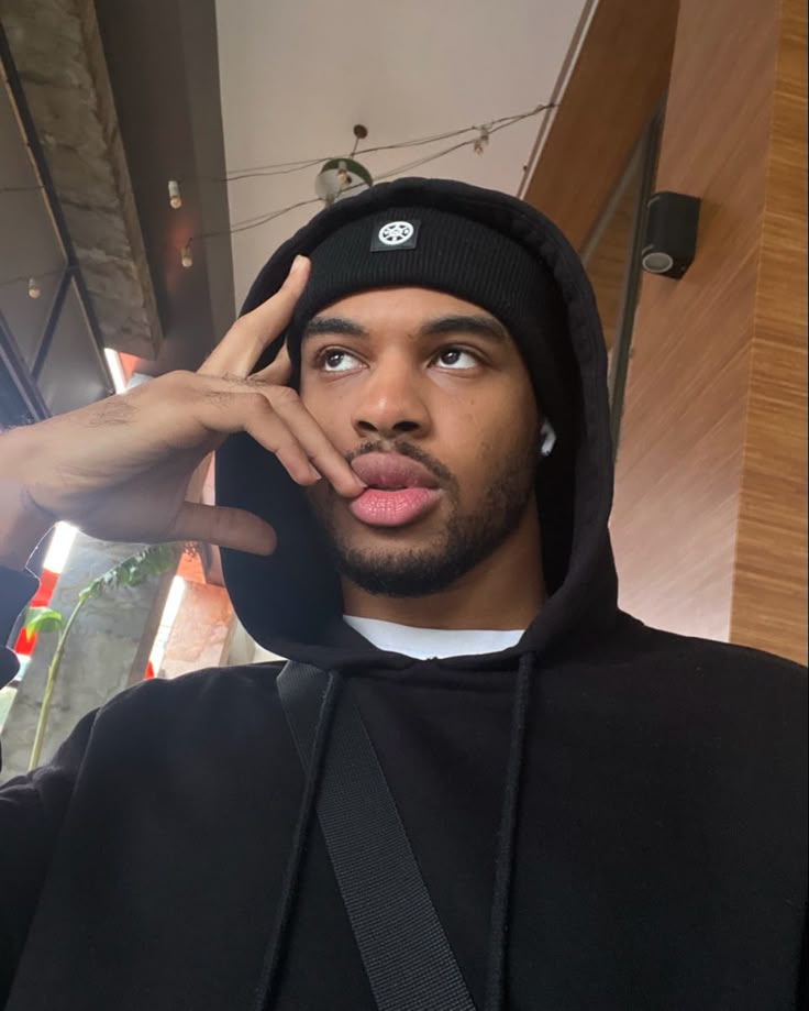 𝗡𝗢𝗠𝗘♠️♠️ tweet media