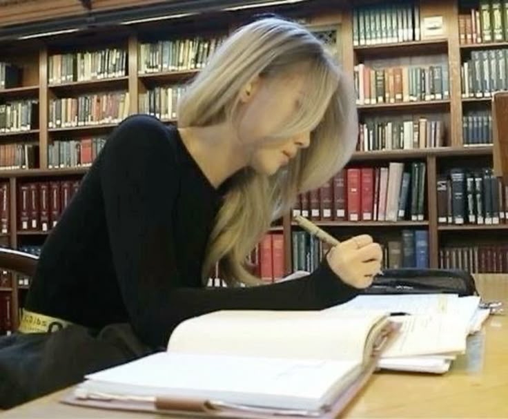 убивая еву tweet media