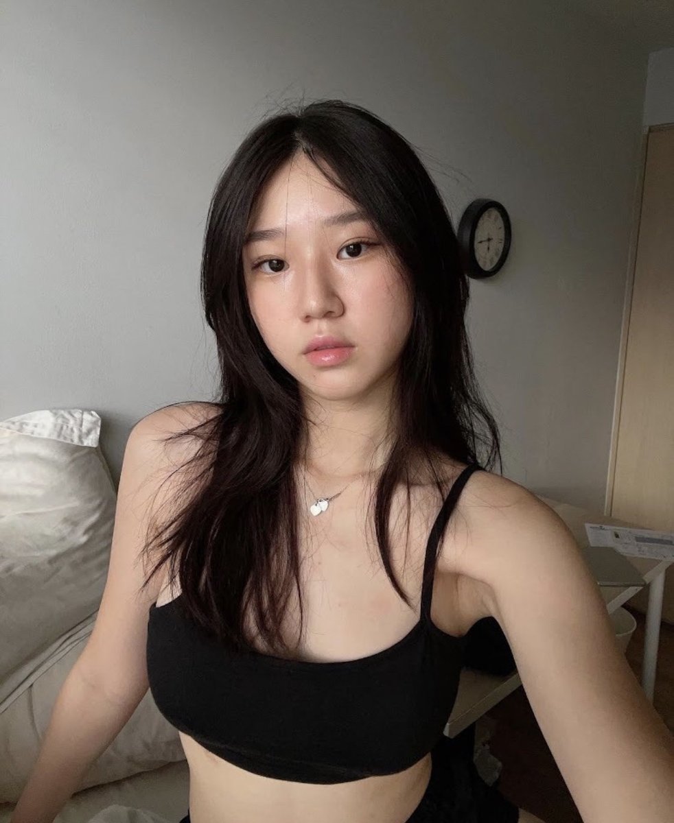 sg midriffs tweet media