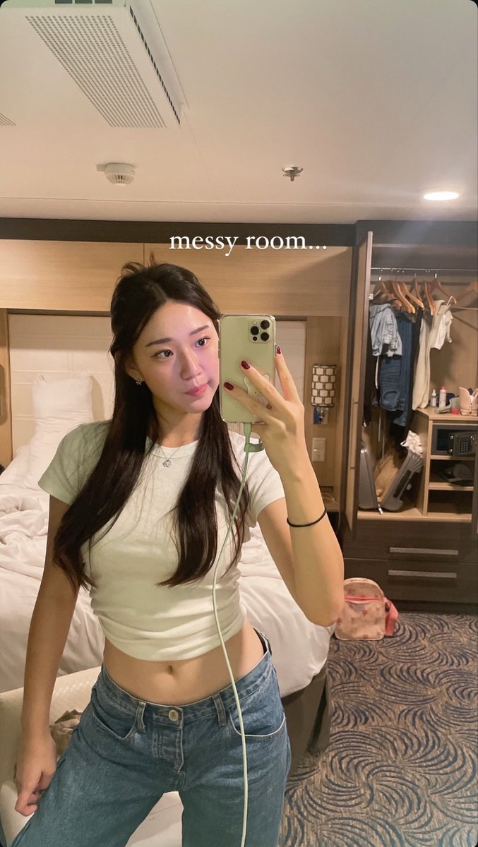 sg midriffs tweet media