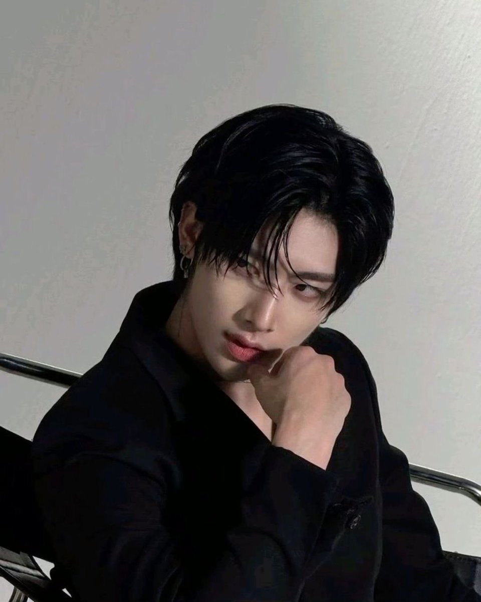 One__and_Onlyy's tweet photo. What my bias line say about me? https://t.co/hT3GDKVN5R