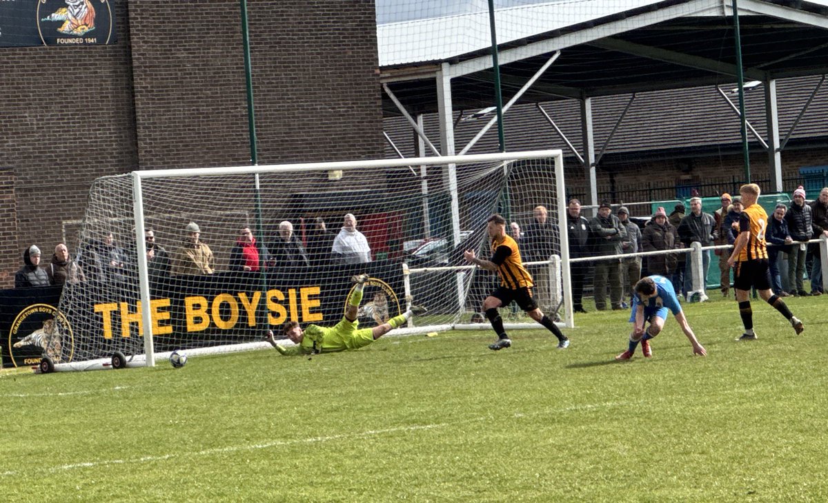 𝙹𝙰𝙼𝙸𝙴 𝙼𝙲𝚀𝚄𝙴𝙴𝙽 tweet media