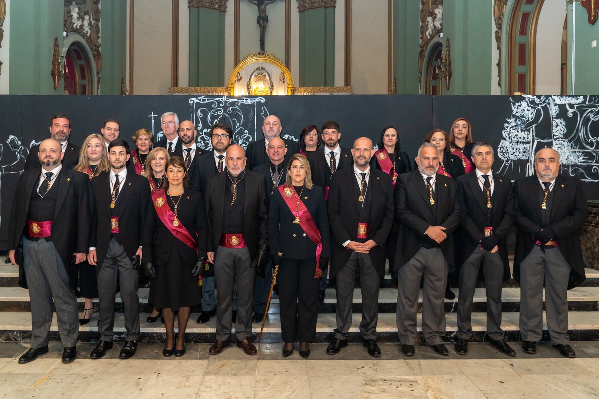 AytoCartagenaES's tweet image. Cada Semana Santa, en la noche del #ViernesSanto,💜 la @cofradiamarraja pone en la calle la procesión del Santo Entierro.

Siguiendo el orden cronológico de las procesiones cartageneras, esta centra su discurso en la Muerte y Entierro de Cristo ✝️. 

La corporación municipal del