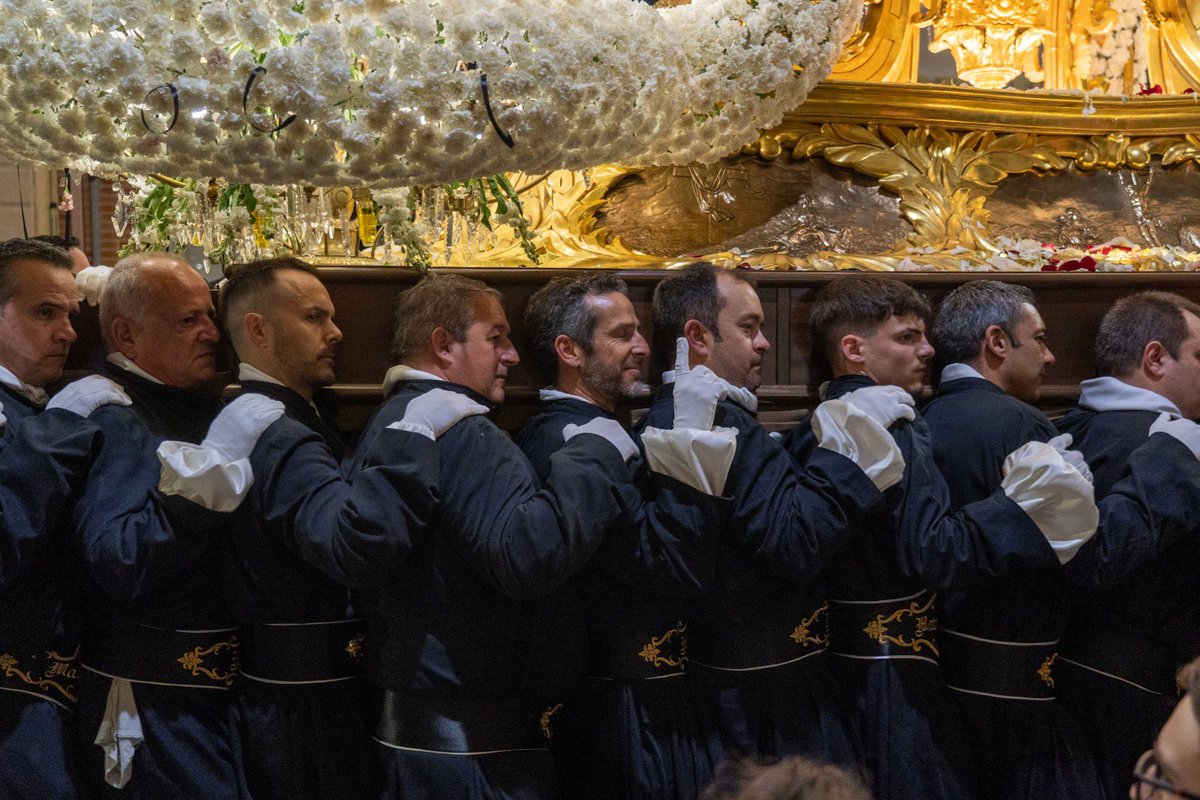 AytoCartagenaES's tweet image. Cada Semana Santa, en la noche del #ViernesSanto,💜 la @cofradiamarraja pone en la calle la procesión del Santo Entierro.

Siguiendo el orden cronológico de las procesiones cartageneras, esta centra su discurso en la Muerte y Entierro de Cristo ✝️. 

La corporación municipal del
