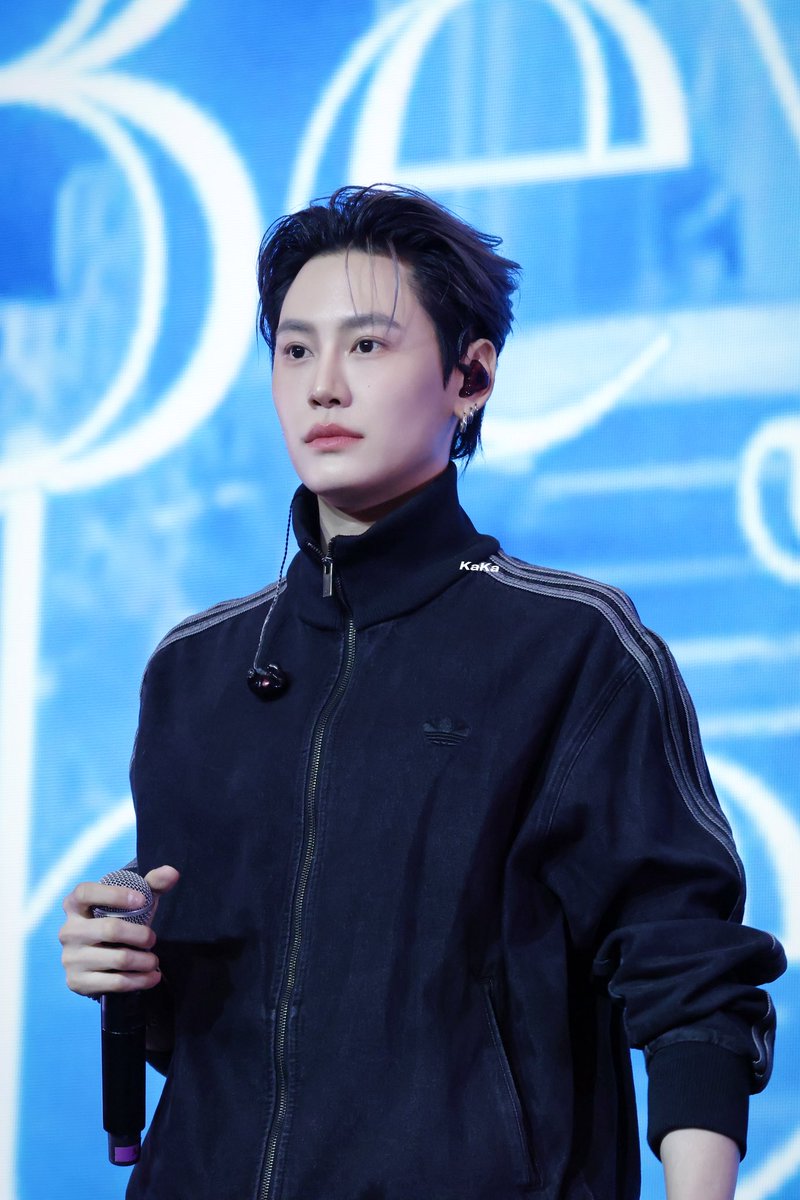 Princess0kaka's tweet photo. 帅成啥了
@bb0un @Prem_space

BOUNPREM FAN MEETING IN HK
#BounPrem 
#bb0un #prem_space 
#BounPremFMinHongKong2026 https://t.co/wr1ky867Qp