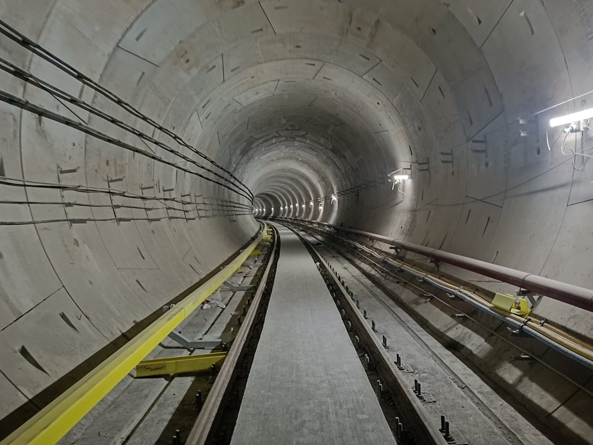 RailAnalysis's tweet photo. #KanpurMetro strengthens operational readiness with #downline #electrification and ongoing testing
Read more: https://t.co/icBOxIKmFr
#UPMRCL #UPMetro #Corridor1 #Infrastructure #Construction #Tunnel #Metro #ThirdRail #Track #TrialRun #UPLine #RailAnalysis https://t.co/rmGgzjqGkb