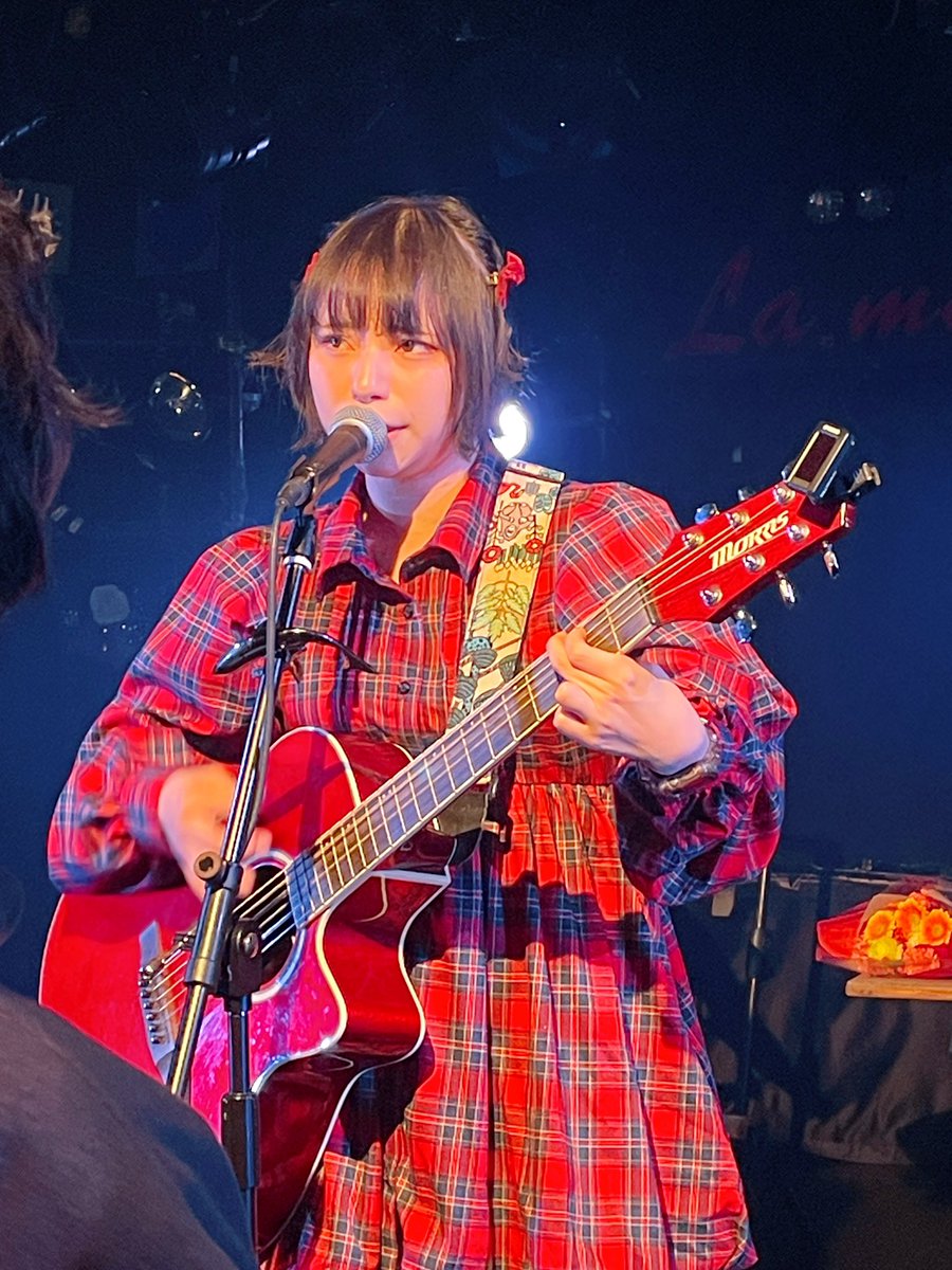 しずくいし tweet media