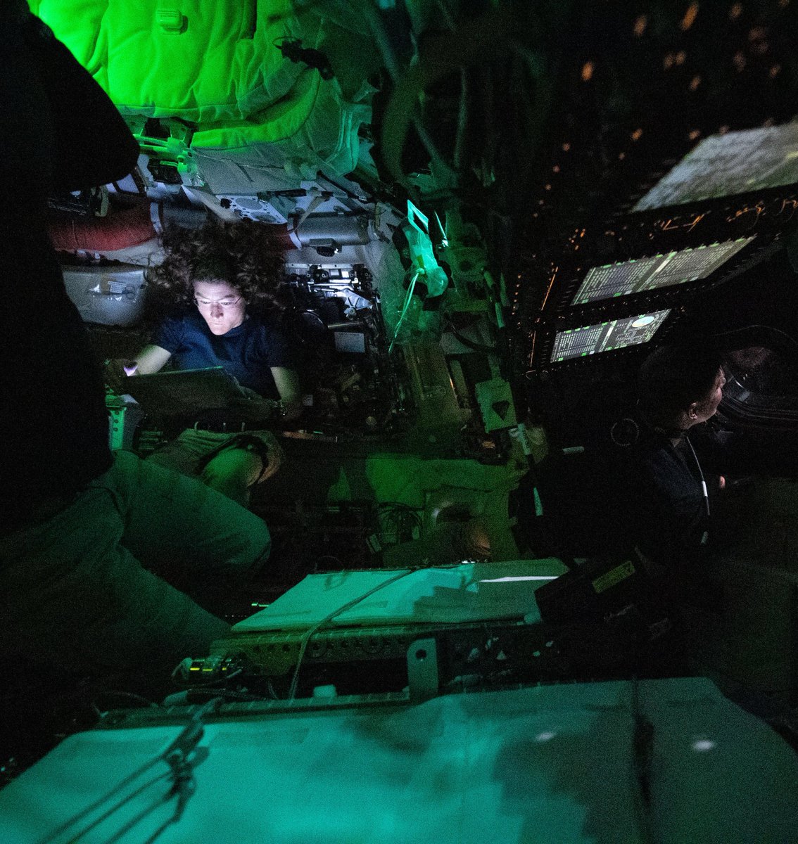 UpdateCharts tweet media