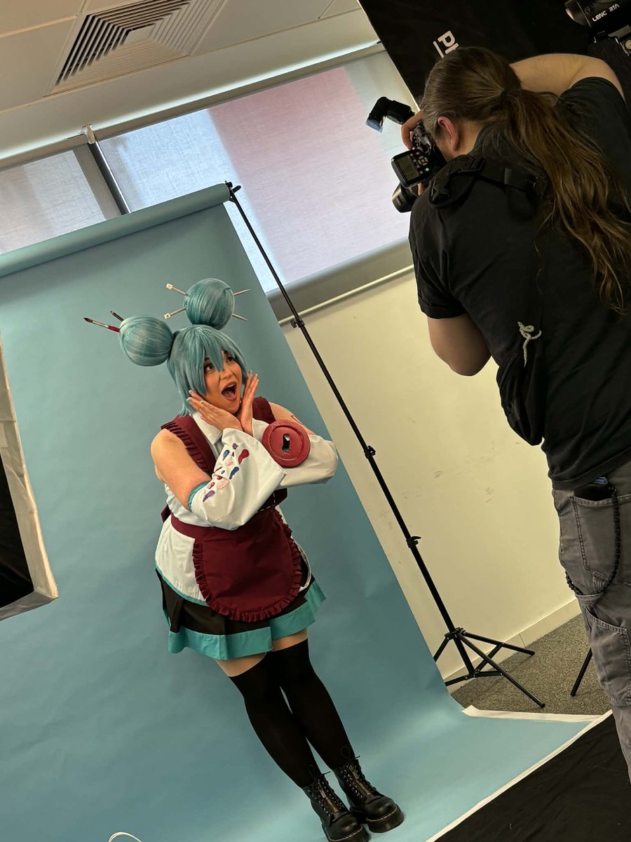 elleastic5's tweet photo. Iโm thinking Miku Miku oooooooooeeeeeeeeeooooooooooo
#HobsuniMiku #DeeCon #HatsuniMiku https://t.co/BuAsFierl6