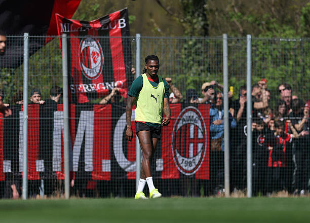 أليغري يزف خبرًا سارًا لجماهير ميلان! ماسيميليانو أليغري يؤكد: "رافائيل لياو عاد وهو في حالة أفضل بكثير". المصدر: كورييري ديلو سبورت 