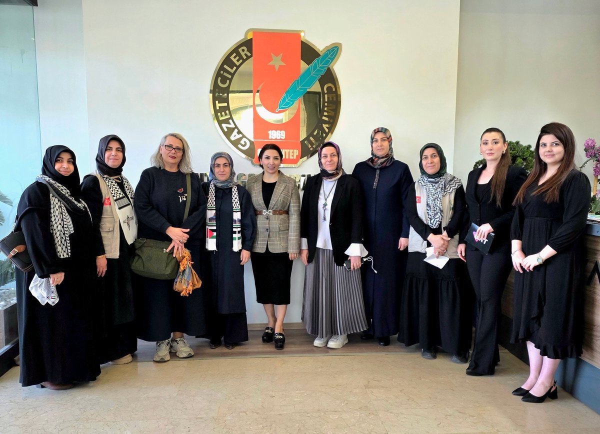 ggcemiyeti's tweet photo. GGC’de vicdanın sesi yükseldi

İHH’nın “Gazze’ye Umut Filosu” çalışmaları kapsamında aktivistler Ayçin Kantoğlu ve Dilek Tekocak, GGC Başkanı Meral Ay ve Yönetim Kurulu üyelerini ziyaret etti.

https://t.co/ZdHjW20muC
@ihhinsaniyardim @Aycin_Kantoglu @DilekTekocak @IhhGaziantep https://t.co/uGduRxPyAl