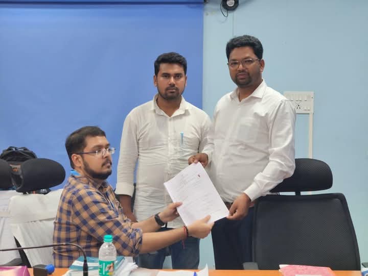 বাম ও ISF সমর্থিত সাগরদিঘী বিধানসভায় SDPI প্রার্থী মসিউর রহমান-এর নমিনেশন দাখিল করলেন। বাম ও ISF সমর্থিত সাগরদিঘী বিধানসভা কেন্দ্র থেকে SDPI-এর প্রার্থী মসিউর রহমান তাঁর মনোনয়নপত্র দাখিল করলেন।

#SdpiRealAlternative #sdpibengal
#Mosiur_Rahman_SDPI