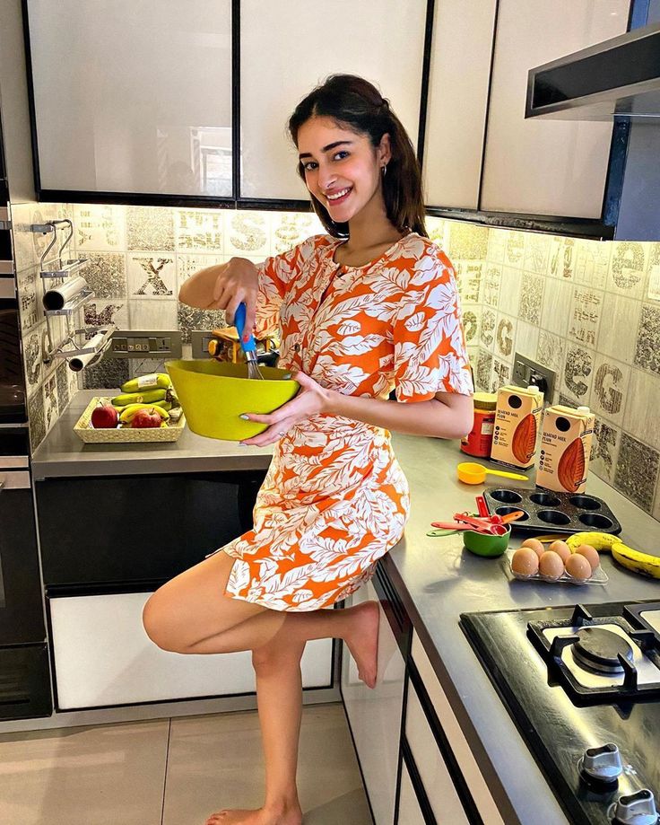 ananya panday looks like that one posh girl in college who speaks in an american accent and every guy has a crush on