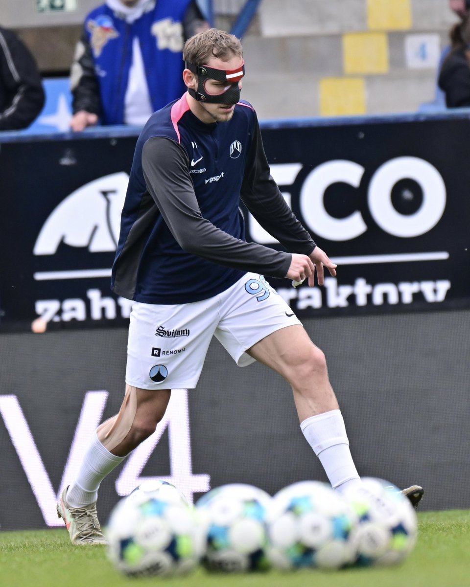 FCSlovanLiberec's tweet photo. 🦹♂️🇱🇻9️⃣9️⃣ @RaimondsKrollis
#LIBFCS https://t.co/wdmUp2e42X