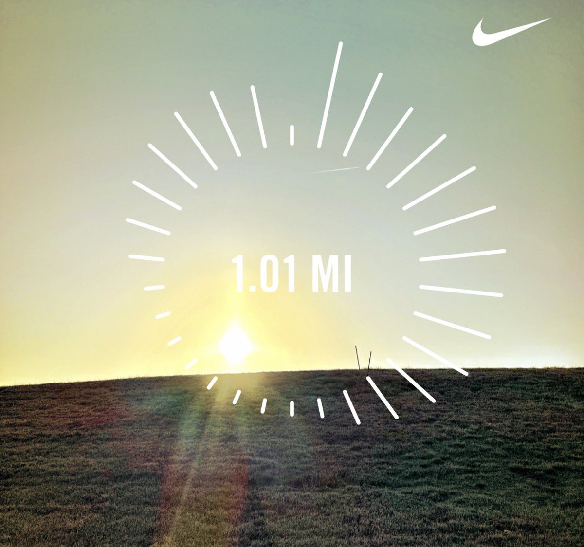 bjones26_2's tweet photo. 1 mile run for #mileaday #pocoapoco #nikerunning #saturdaymorning #yoelegicorrer https://t.co/zYmLIuetPL
