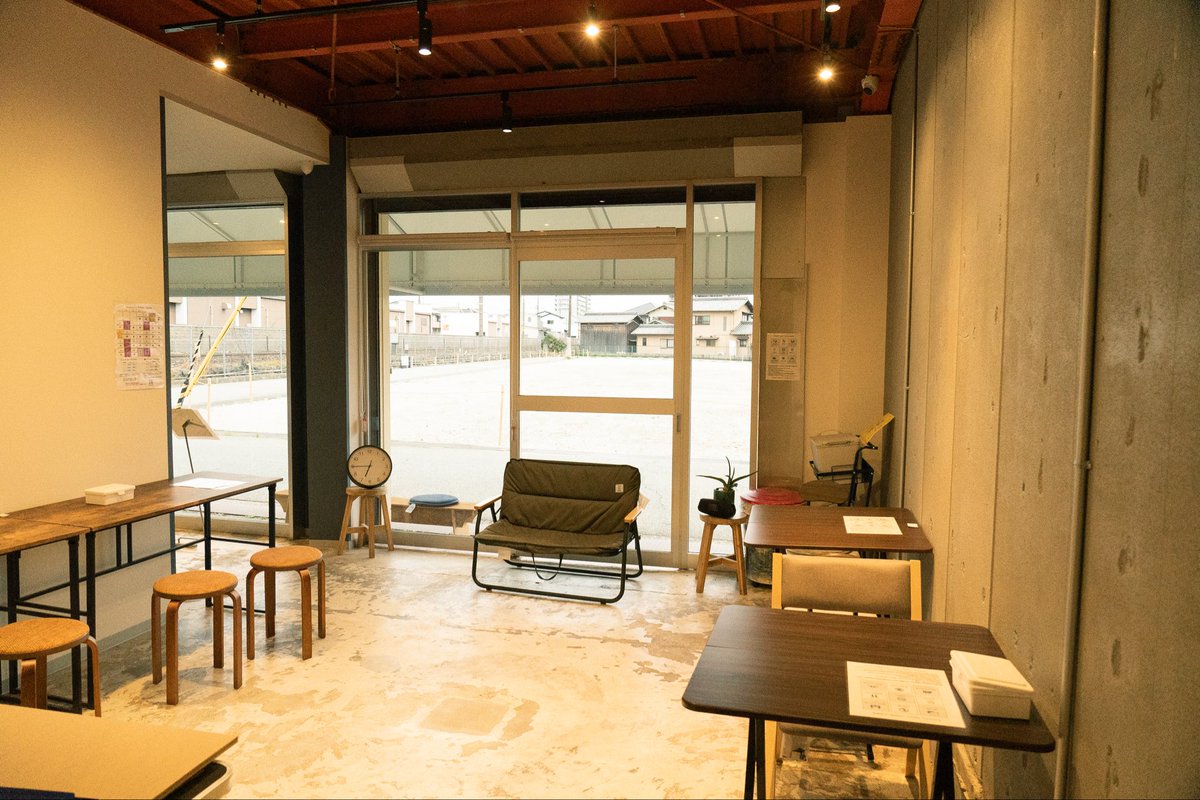 ●その2
〜人と情報が交差する、ブランドの発信基地〜Creative  Space

隣接するクリエイティブスペース（ギャラリースペース）は、
「学び・創造・交流」を深めることができるサードプレイス

■ギャラリースペース / カルチャー教室
■ギャラリーコワーキングスペース
■ボードゲームスペースなど
