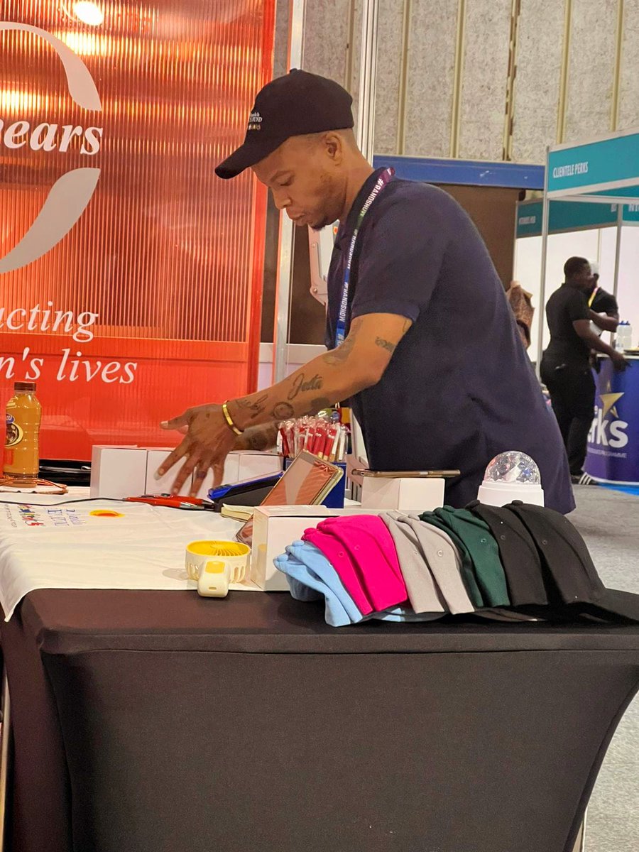 Nelson Mandela Children's Fund tweet media