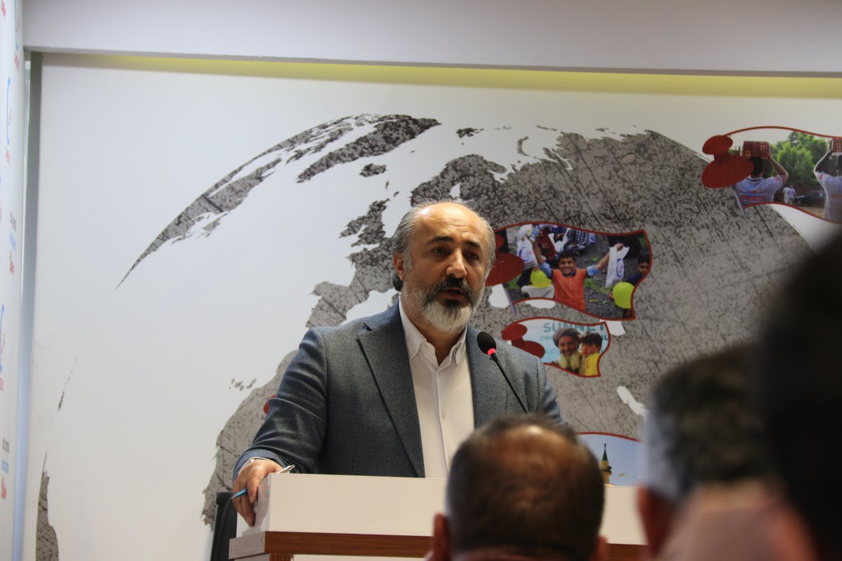 CansuyuDernegi's tweet photo. Temsilciler toplantımızda Dış ilişkilerden Sorumlu Gnl. Bşk. Yrd. Hasan Yaşar bey, Tanıtım ve Medya'dan Sorumlu Yön. Krl. üyemiz Halil Adıgüzel bey birim sunumlarını gerçekleştirdiler. https://t.co/TCnh91Sycu