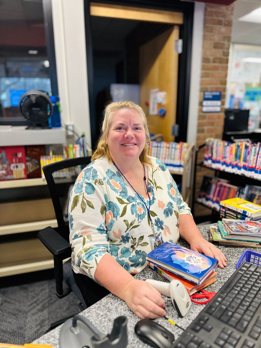 bhschools's tweet photo. On National School Librarian Day we celebrate those who work and support our media centers 📚️ 🌟From organizing resources, to guiding research, from assisting with devices to fostering a love for reading, your dedication enriches our students’ lives. Thank you for all you do! https://t.co/9SV5q9QH5n