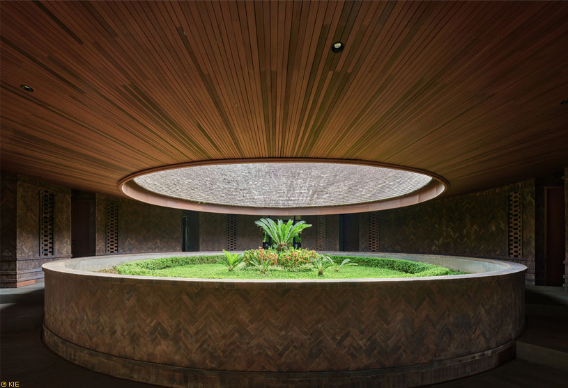 Architecture | Villa Omah Prana Payangan | <a href="/DornierAlexis/">Alexis Dornier</a> 

Photo Credits: KIE

To get featured, Tags #ArchiDiaries

#Architecture #Residence #ResidentialArchitecture #Courtyard #AlexisDornier #TropicalHouse #Bali #Indonesia #KIEphotography

archidiaries.com/projects/villa…