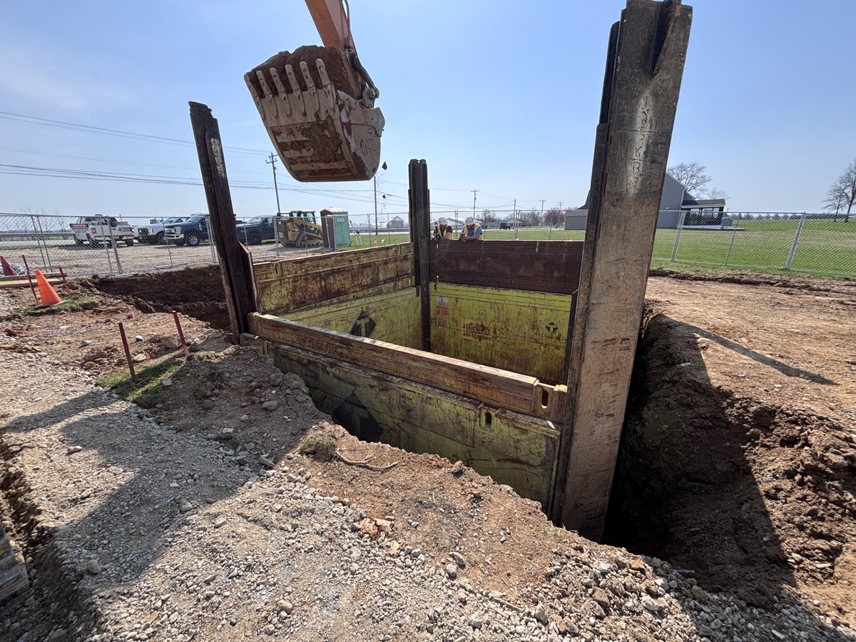 TrenchTechInc's tweet photo. Mannheim, PA: 16' x 16'x 20' deep, 4-Sided Slide Rail System. https://t.co/sTMlzwoHfw
