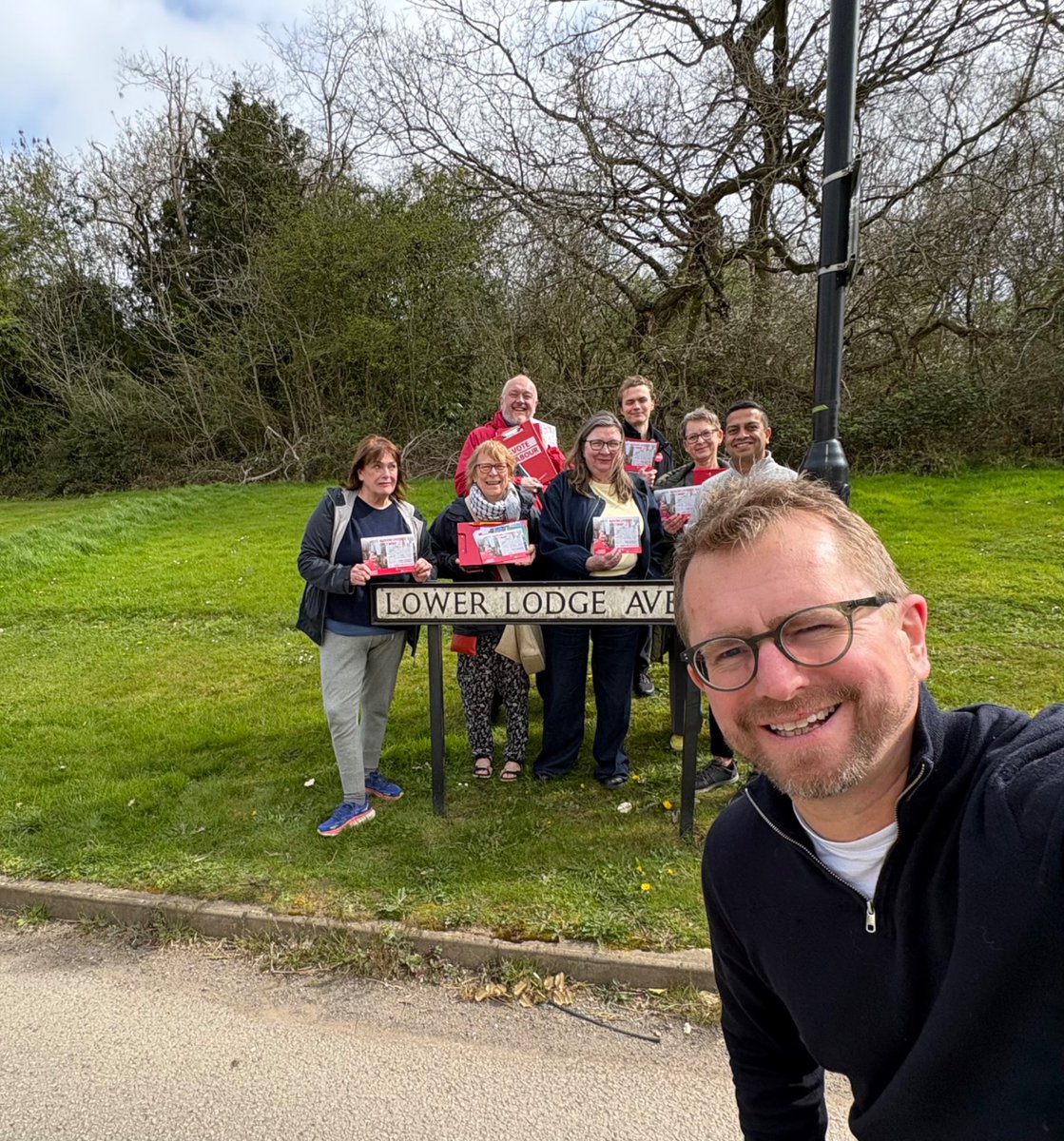 JohnSlinger's tweet photo. Fantastic team on the Easter weekend engaging with people in Eden Park and Rochberie Heights estates today for our brilliant candidate Cllr Alison Livesey. 

One guy said: “lots of my friends are moving away from Reform”.

🗳️ 🌹 7th May 🥇 
@Rugby_Labour @UKLabour https://t.co/WYiqaUnf0B