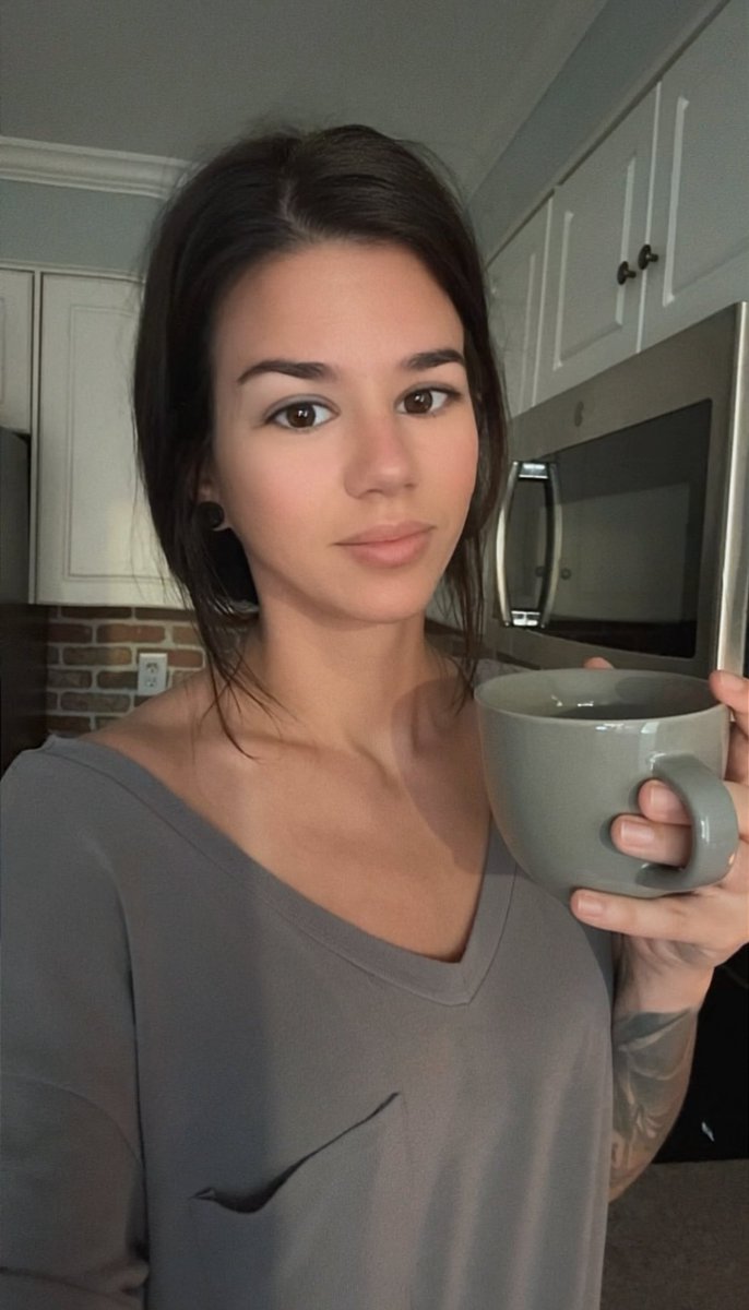 Sarah Sizzle tweet media