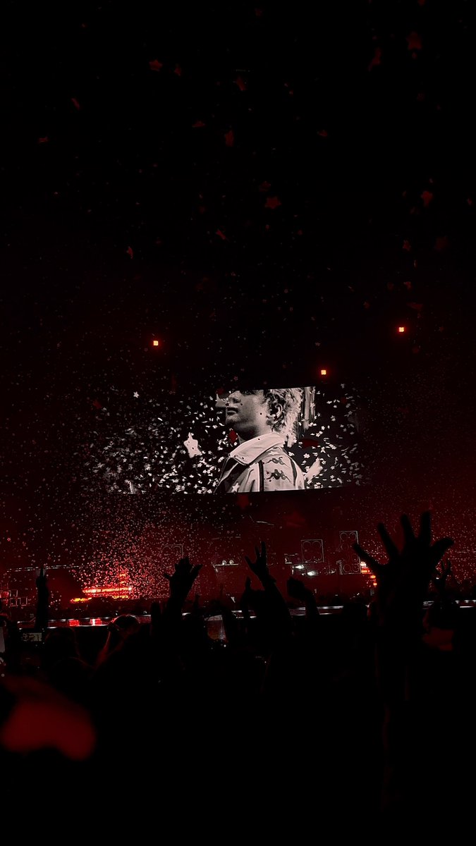 julie + 5SOS⭐️ tweet media