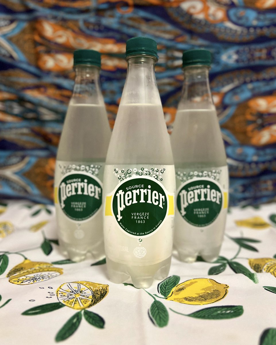 《ペリエ》

たまに飲む冷えたペリエがおいしいな

#ペリエ
#perrier