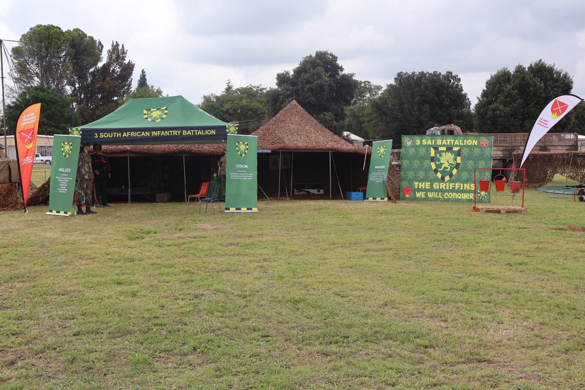 SANDF_ZA's tweet photo. #RandShow2026 || The SA Army Training Formation Draw the Crowds at the Rand Show 2026 with Its Captivating Displays.
https://t.co/z0nb8t25MJ
#SANDF
#SAArmy
#SAArmyTrainingFormation
#PrideOfLions https://t.co/n5d6Jc1ygK