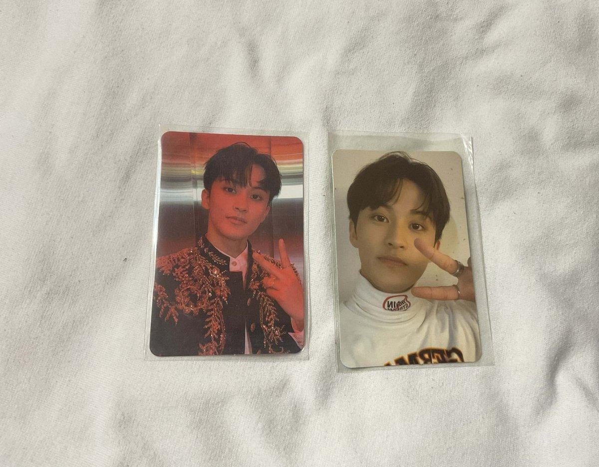 cartberrie's tweet photo. wts lfb mark lee pc 

favorite and sticker pc
-300 set (nego)
- mop gcash
- mod: jnt/sdd
- loc: qc 

tags. nct dream 127 https://t.co/zaQQ1nvXS9