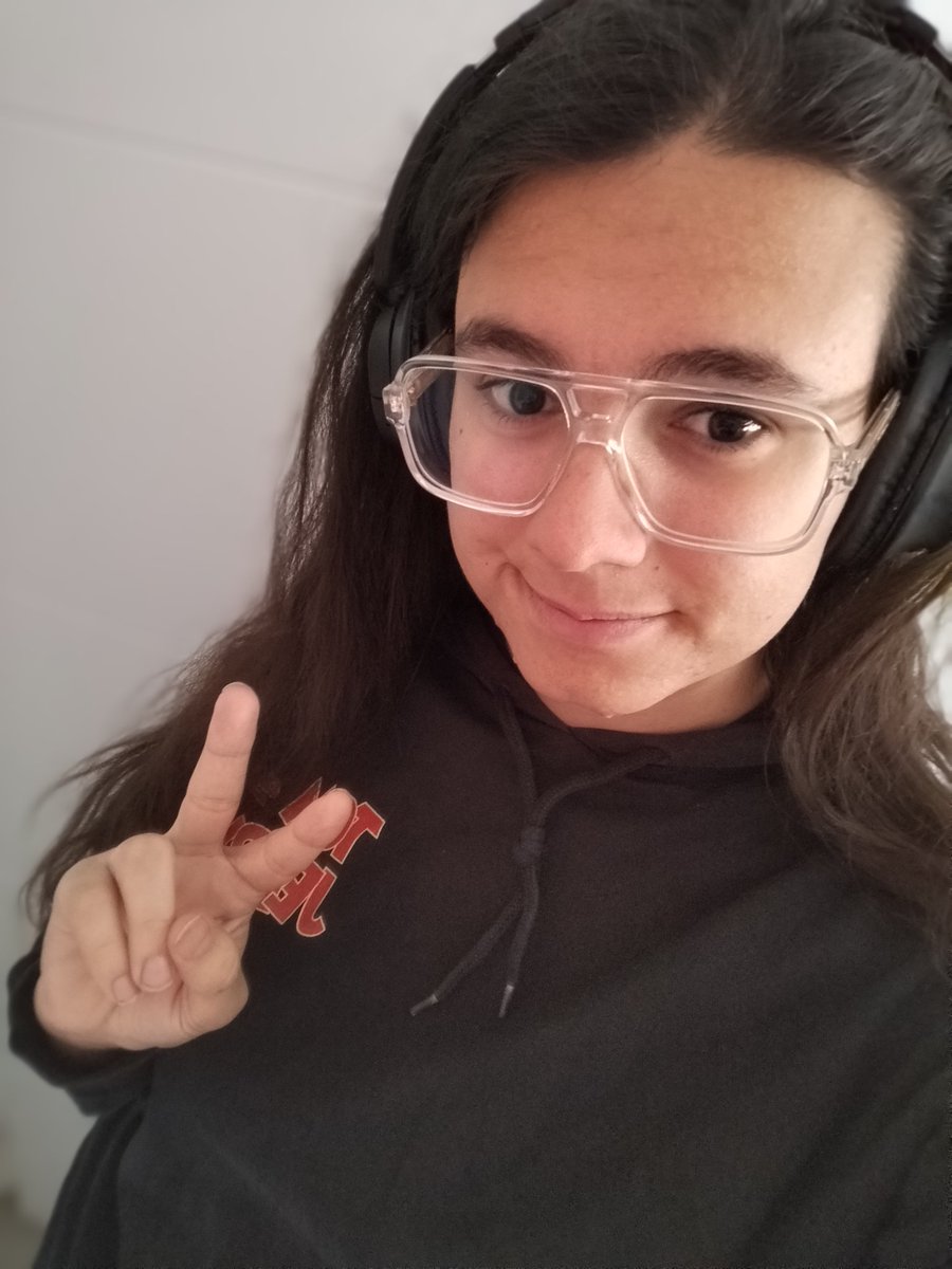 SophieHood tweet media