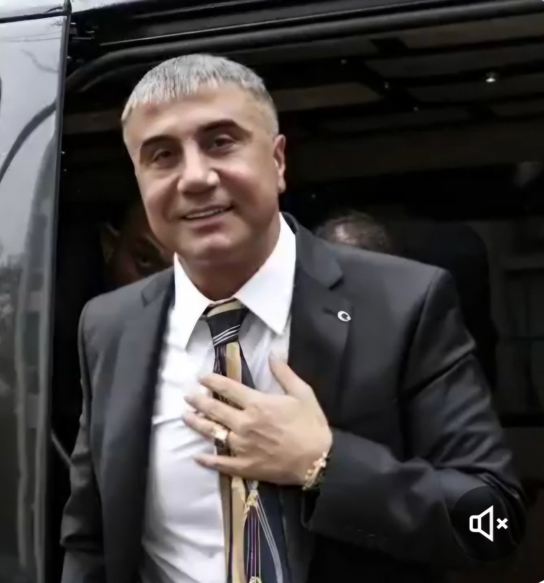 En büyük kahramanlık ölmeden ölmektir. Davan uğruna, sevdiklerin uğruna, ülken uğruna, vazgeçemeyeceğin değerler uğruna nefes alırken ölmek, kendinden, canından vazgeçmek. Tıpkı Sayın Reis Sedat PEKER gibi..
<a href="/sedat_peker/">Sedat Peker</a>