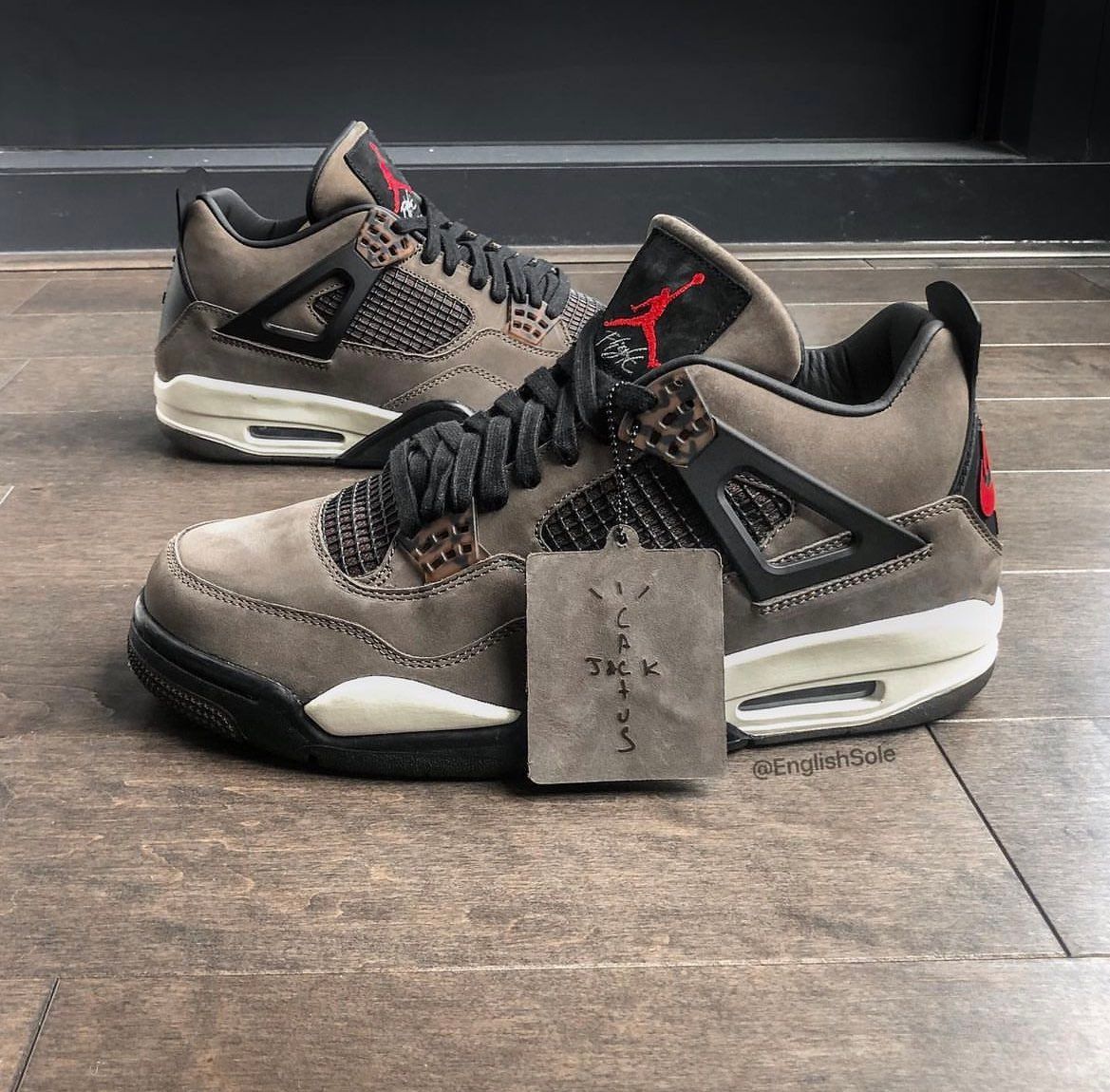 SneakerAlertHD's tweet photo. Travis Scott x Air Jordan 4 samples 🥵 https://t.co/s0HjErApXu