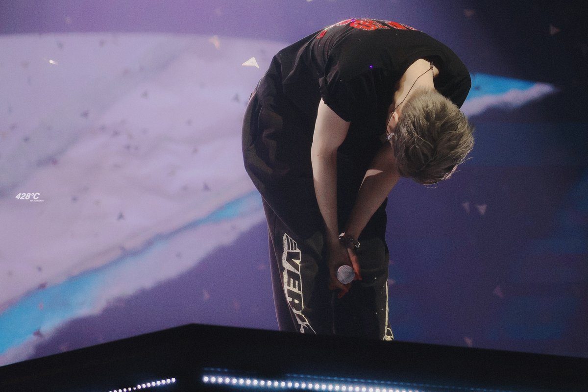 𝟒𝟐𝟖°𝐂 tweet media